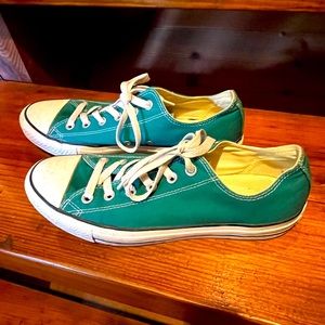Teal Converse Low Tops Size 10 women, 8 men